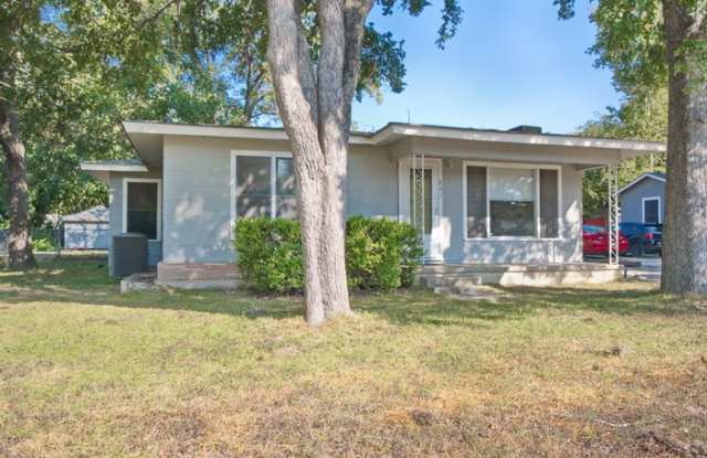 841 Josephine Street - 841 Josephine Street, New Braunfels, TX 78130