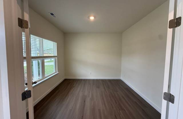 New Construction! 5 bedrooms, 3.0 baths, 2 car garage Gallery 4