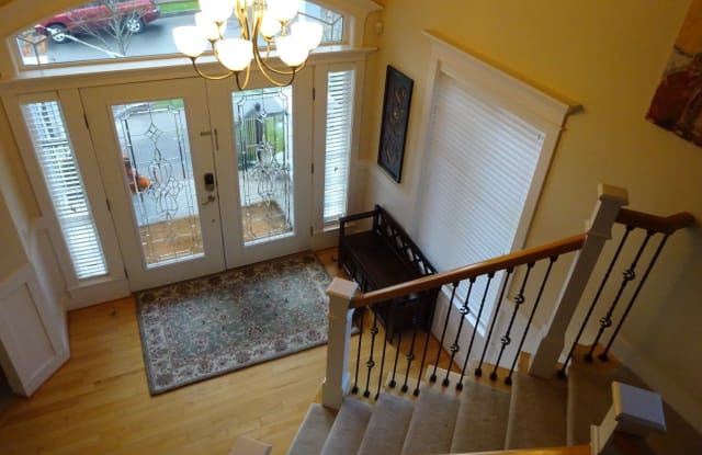 2483 NE Daphne St. - 2483 Northeast Daphne Street, Issaquah, WA 98029
