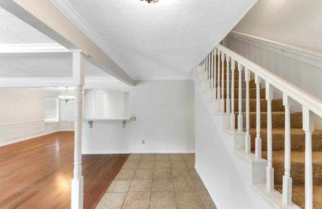 1407 Crossfield Drive Gallery 4