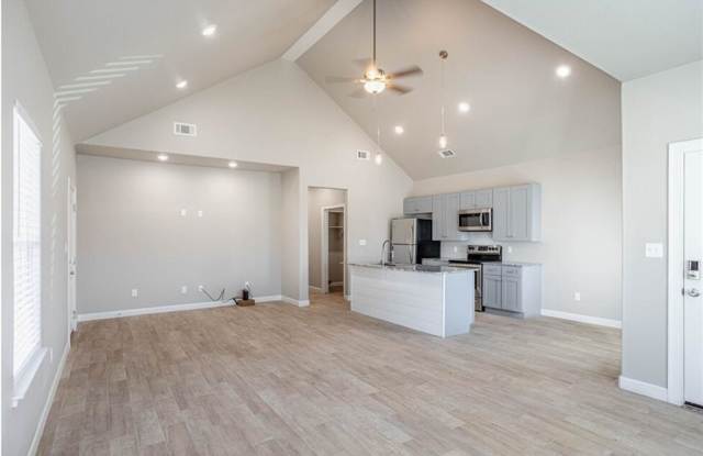 812 Valley Oaks Ln Gallery 3