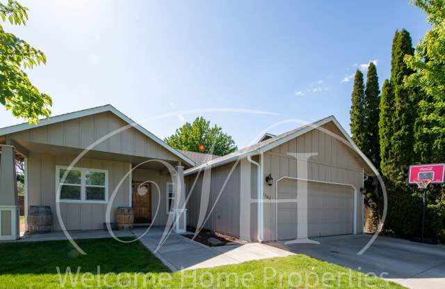 Beautiful 3 Bedroom Home With Fenced Backyard in Great Neighborhood photos photos