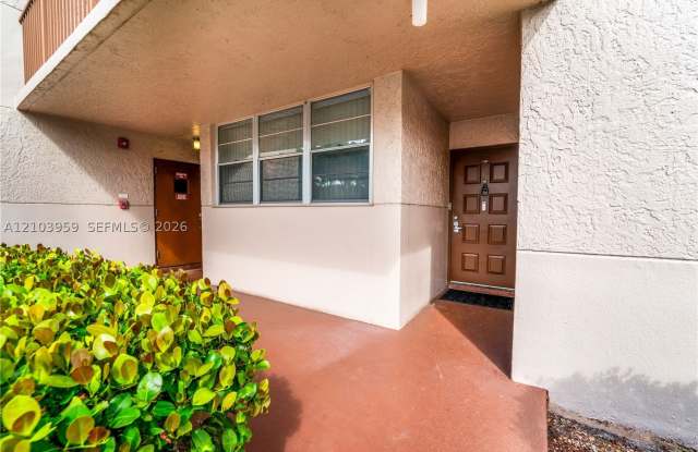 1900 Sabal Palm Dr Gallery 1