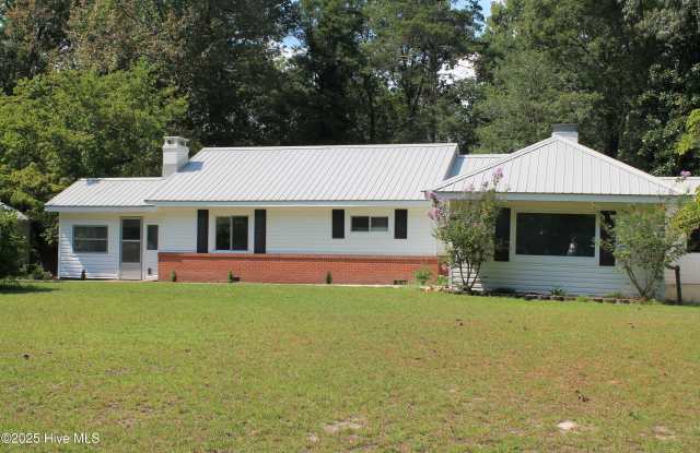 496 Holly Grove School Road - 496 Holly Grove School Road, Moore County, NC 27376