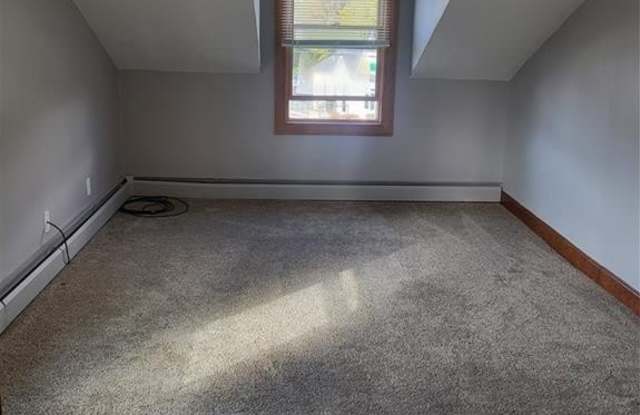 1296 Stafford Road - 1296 Stafford Road, Newport County, RI 02878