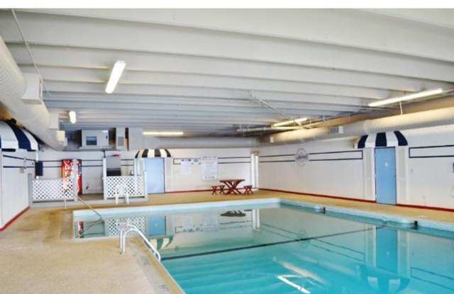 Comfortable 2-Bedroom Condo Near Lake Minnetonka – Private Deck & Resort-Style Amenities photos photos