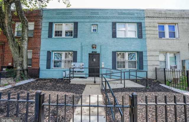 1823 H PLACE NE photos photos
