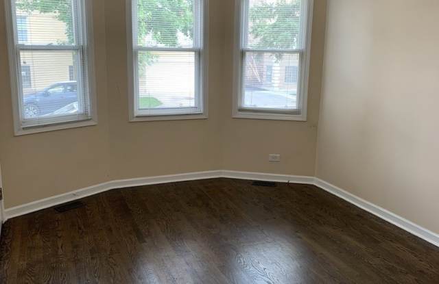 3251 West Berteau Avenue Gallery 2