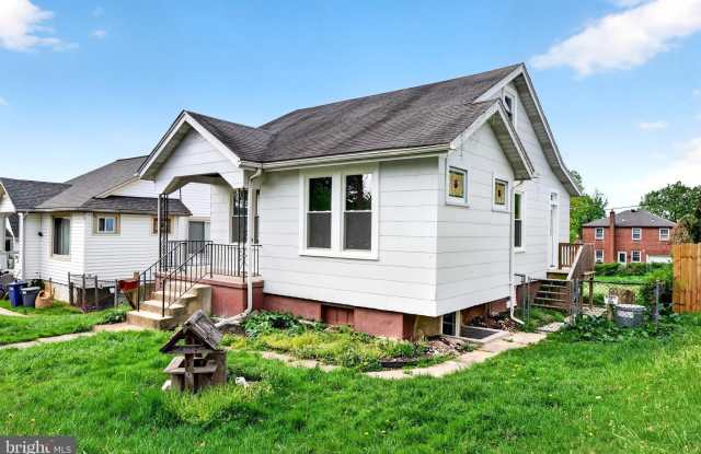 29 ELM Avenue W photos photos