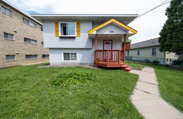 1618 Johnson St. NE photos photos