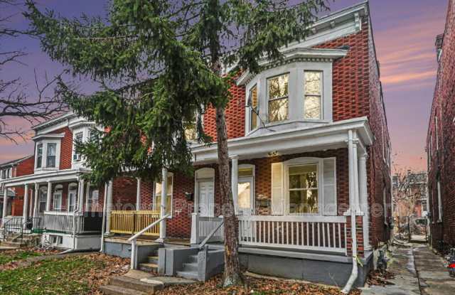 1814 Boas St Gallery 3