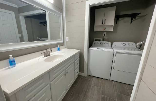 Condominium for rent near Downtown Birmingham **MOVE IN SPECIAL** photos photos