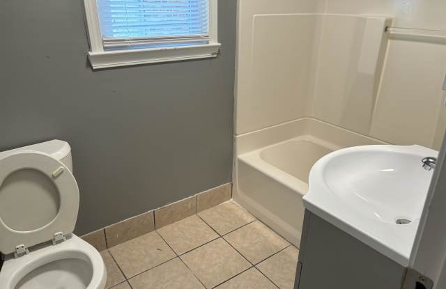 406 North Houston Road - 4 photos photos