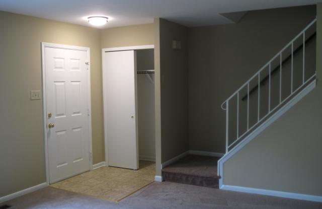 9222 WOOD CREEK Gallery 2