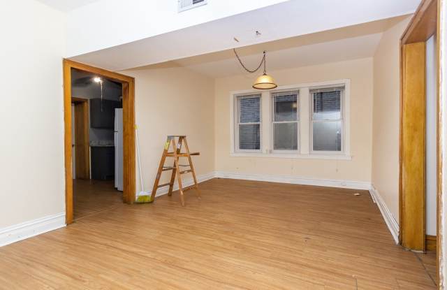 2735 West EVERGREEN Avenue Gallery 4