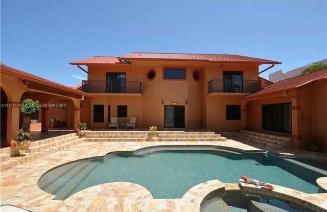 741 Tyler St - 741 Tyler Street, Hollywood, FL 33019 741 Tyler St - 741 Tyler Street, Hollywood, FL 33019