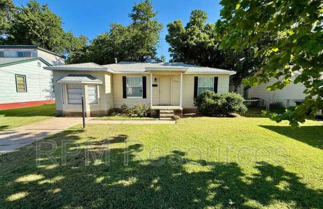 6715 NW 27th St photos photos