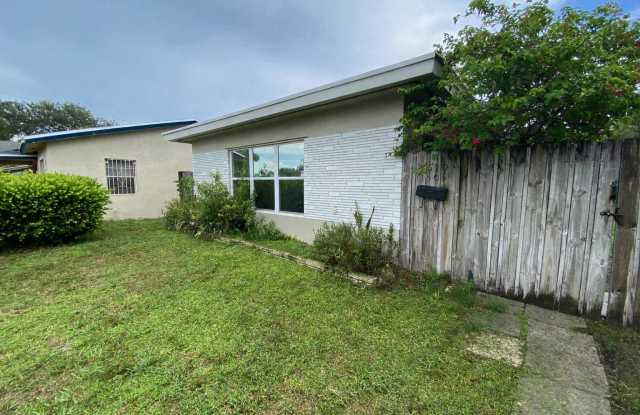 1610 Northwest 9th Avenue photos photos