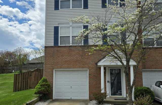 46 QUARTERPOLE Court photos photos