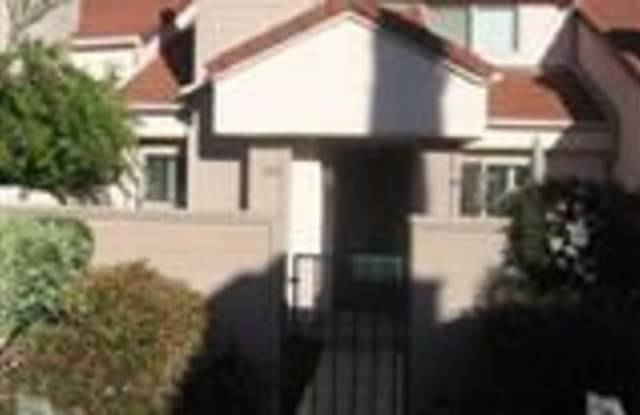 740 Via Conlinas - 740 North via Colinas, Thousand Oaks, CA 91362