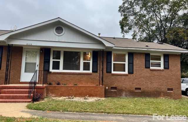 3003 Amity Garden Court - 3003 Amity Garden Court, Charlotte, NC 28205
