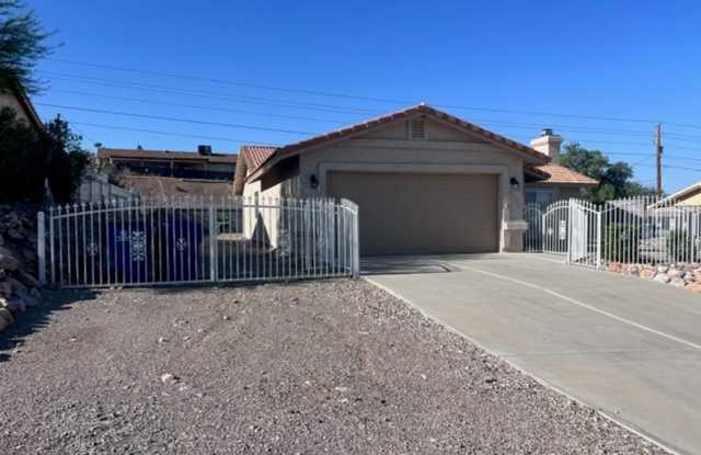 3 Br 2Ba with fenced Yard, Boat deep Garage  RV Gate/Parking photos photos