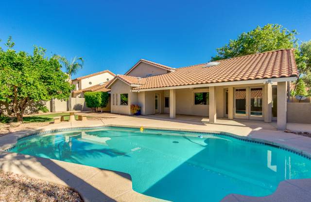 Stunning 5 BR 3 Bath in ideal Scottsdale location! - 5663 East Kings Avenue, Phoenix, AZ 85254