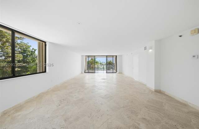 2575 S Bayshore Dr Gallery 3