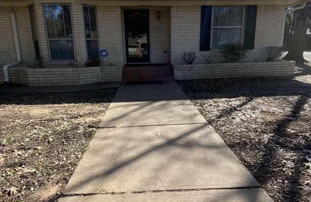114 Garland Dr photos photos