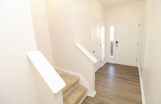 1330 Stone Manor Dr Gallery 3