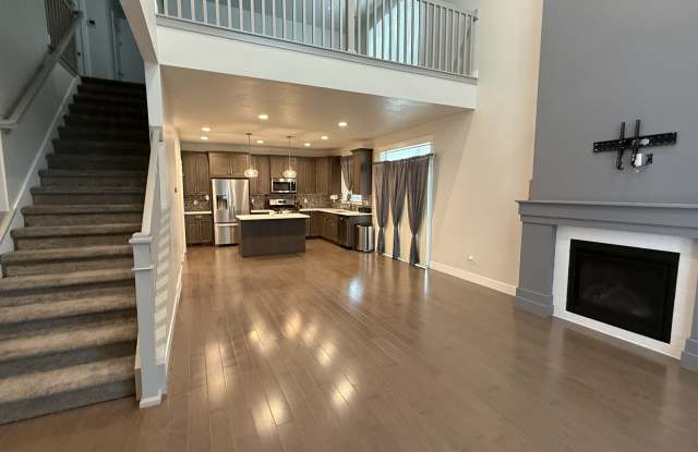 234 N, Glenwood Way Gallery 3