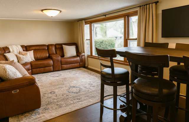 Immediate Move In- Fully Furnished Short Term Rental On Big Marine Lake -6 Month Lease photos photos