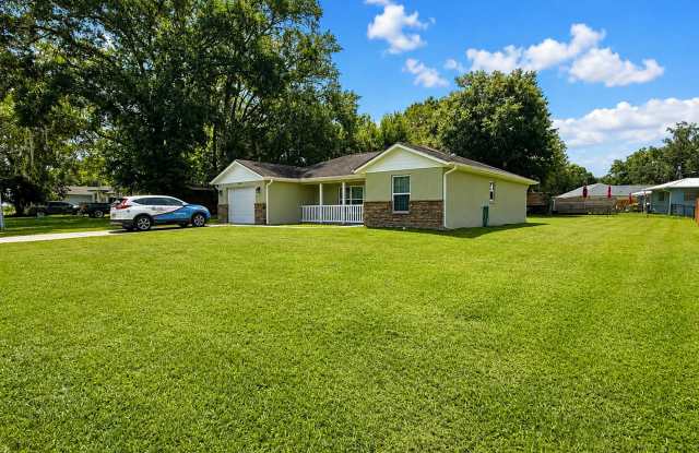 No carpet - open concept - WON'T LAST! Gallery 4