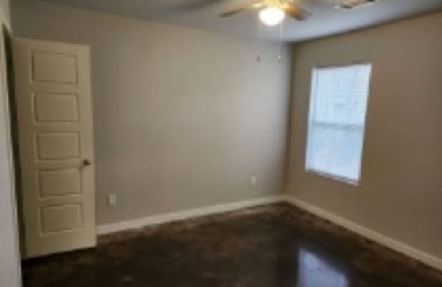 11711 La Estrada Drive - B Gallery 3