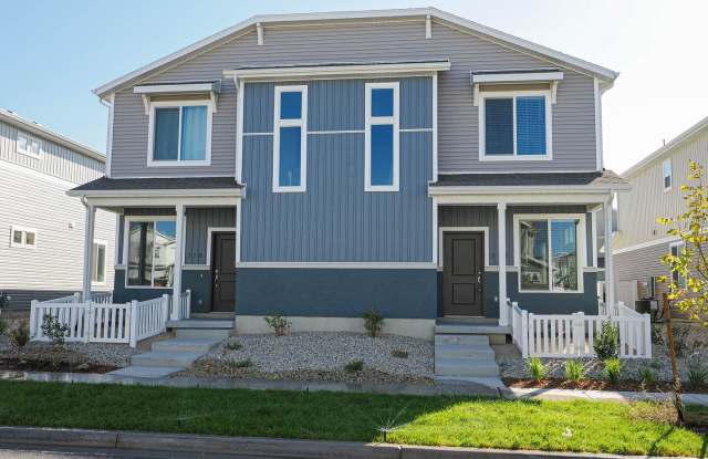 Saratoga Springs Twin Home Gallery 1