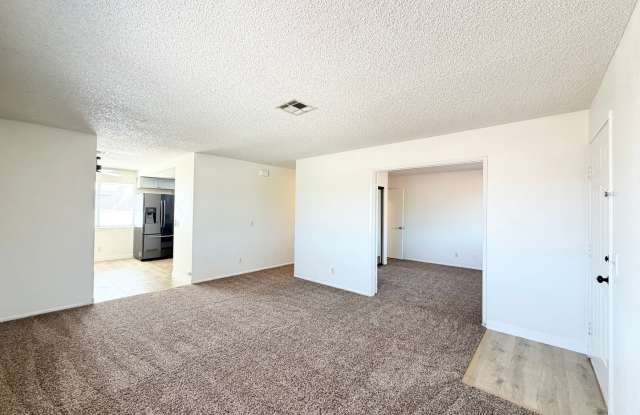 AVAILABLE NOW!! 3 Bedroom 2 Bathroom Upper Level Unit in Cathedral City! Gallery 4
