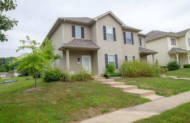 4 Bedroom NewTown Condo - 1931 Center Street, Boone County, MO 65203