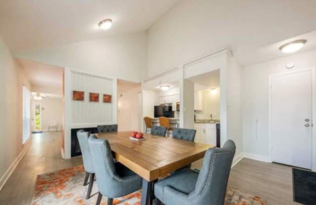 2233 Willow Creek Dr Gallery 4