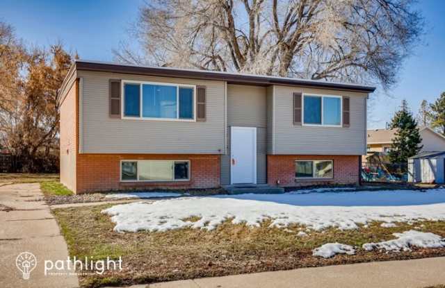 667 West 2200 North - 667 West 2200 North, Clinton, UT 84015