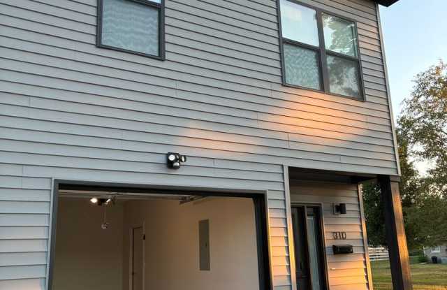 **LESS THAN 10 miles to Fort Knox** photos photos **LESS THAN 10 miles to Fort Knox** photos photos