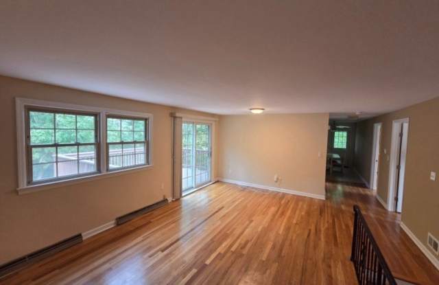 857 Pompton Ave Gallery 4