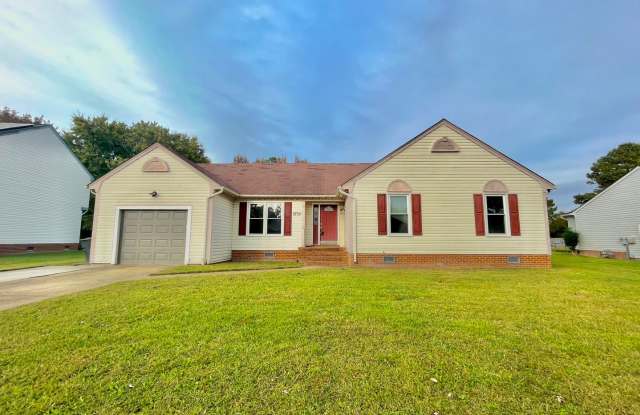 Spacious 3 bedroom, 2 bath property on oversized lot photos photos
