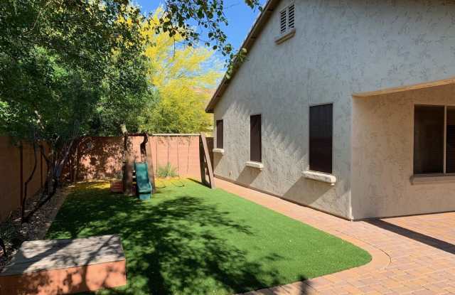 9051 W Hedge Hog Place Gallery 4