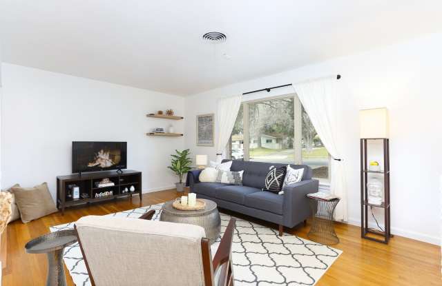 2806 Belvoir Dr Gallery 2