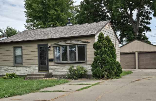 449 4th St E - 449 4th Street East, Milan, IL 61264