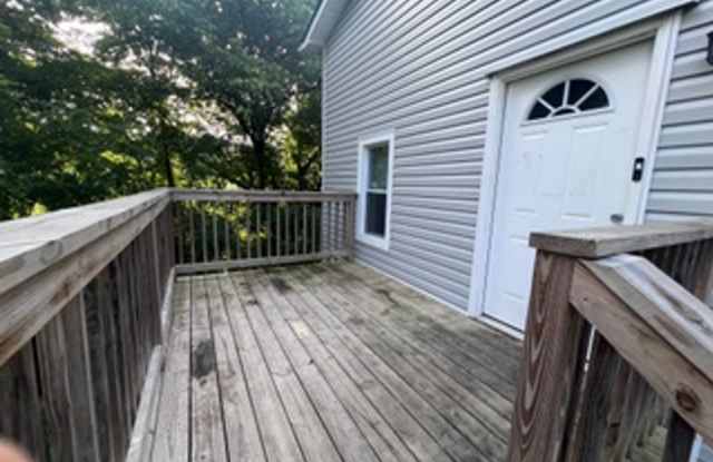 Maryville 37803 - 2 bedroom 1.5 bath apartment- call Kathy Leveille photos photos