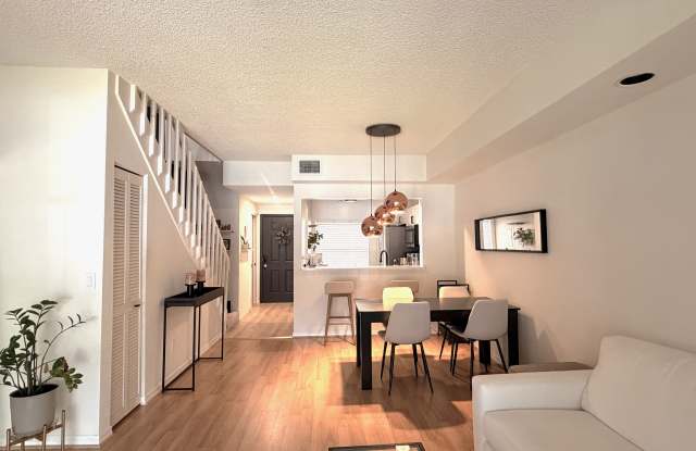 1018 Woodshire Lane photos photos