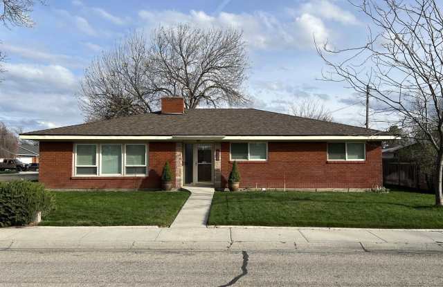 1300 S Brooklawn Dr. photos photos