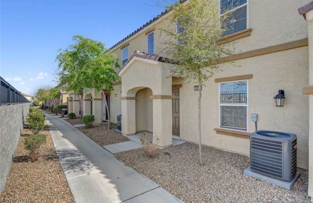 5208 Steep Cliffs Avenue Gallery 2