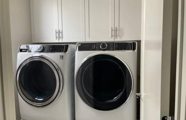 104 Allusion - 104 Allusion, Irvine, CA 92618